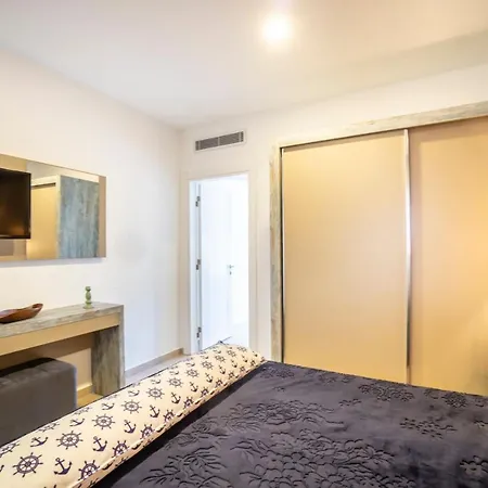 Seafront Flat With Fascinating Sea View In 公寓