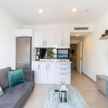 公寓 Seafront Flat With Fascinating Sea View In